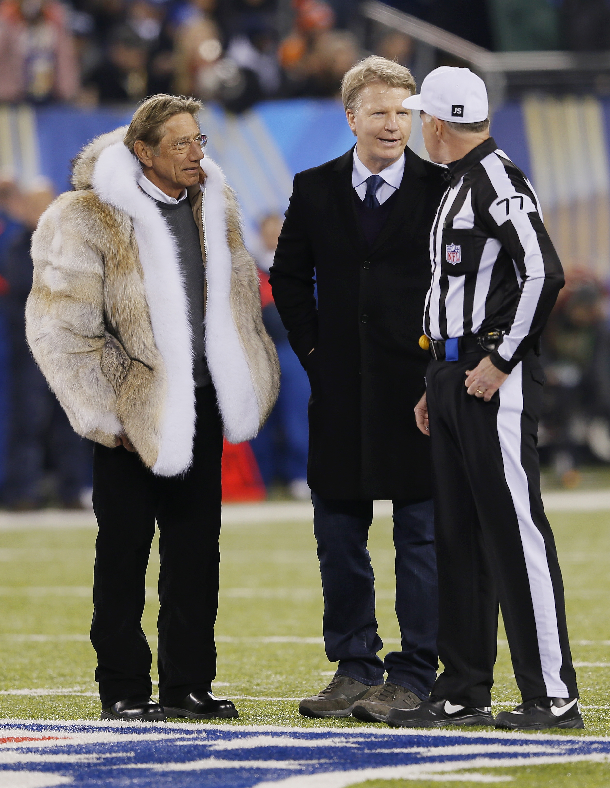 Fur seller 'wows' Joe Namath with coat worn at Super Bowl – New