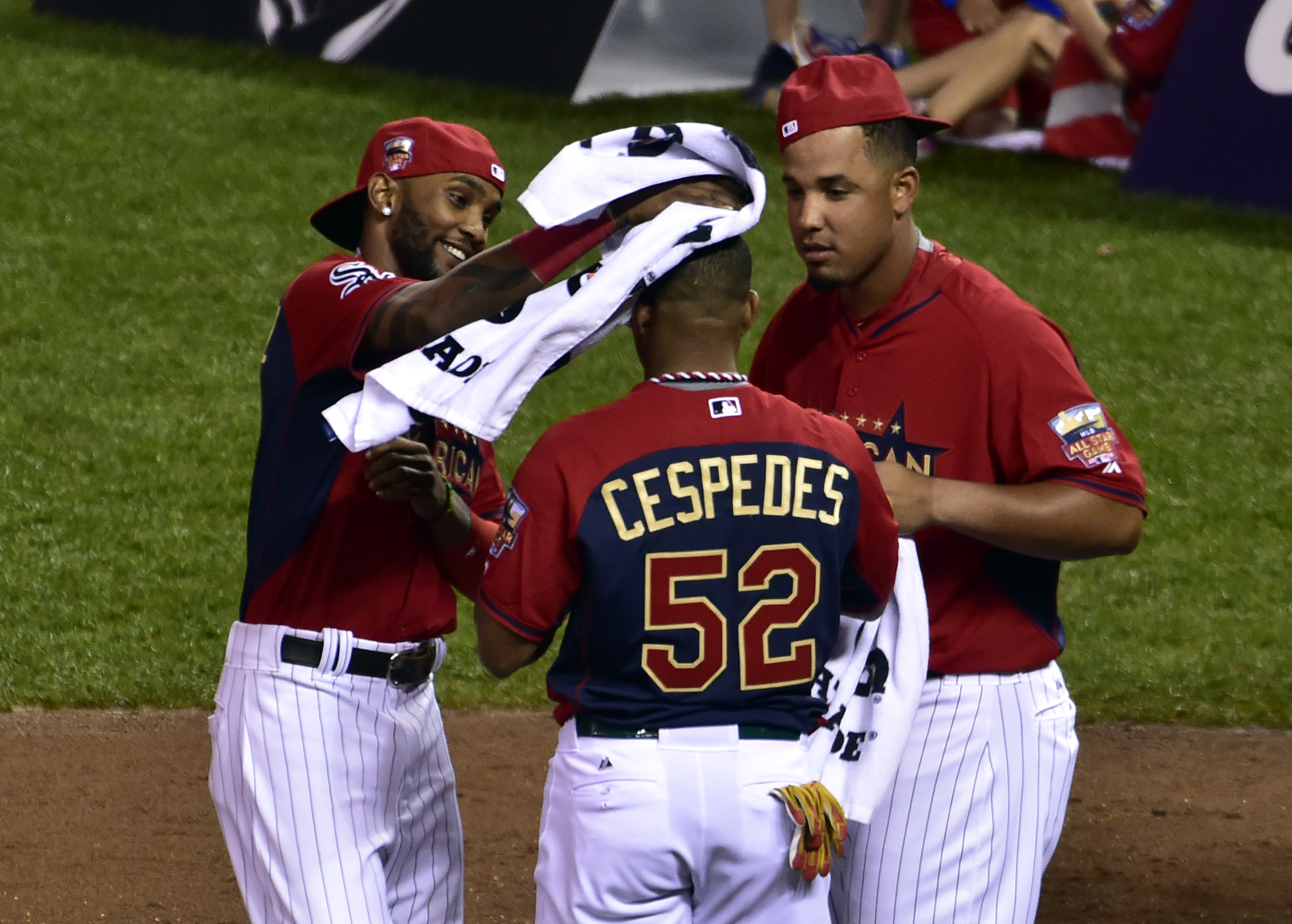 A's Yoenis Cespedes wins home run derby again