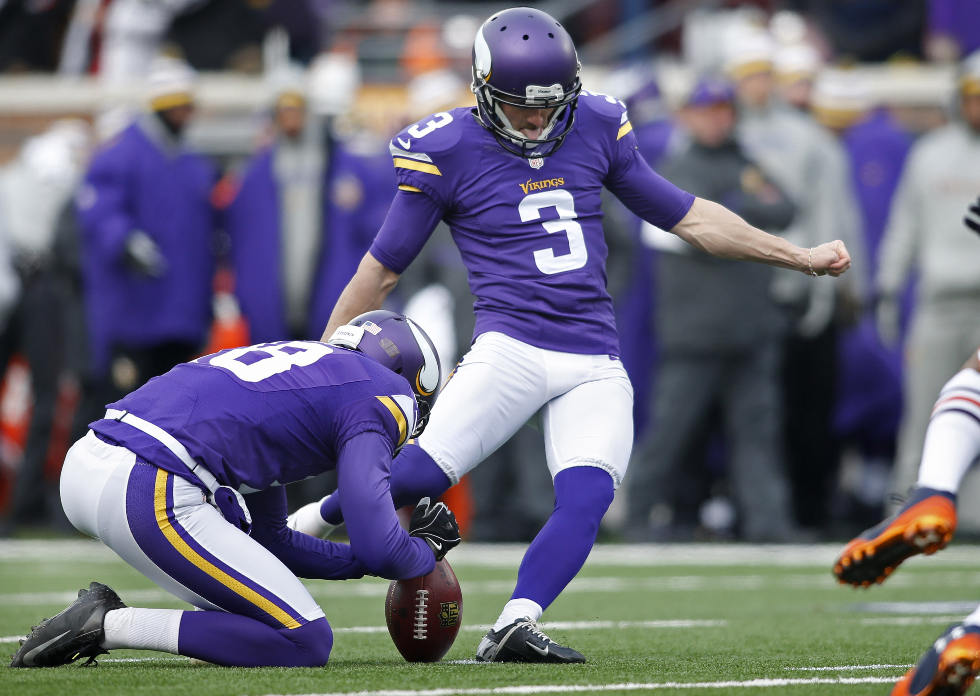 Vikings ink extension with kicker Blair Walsh