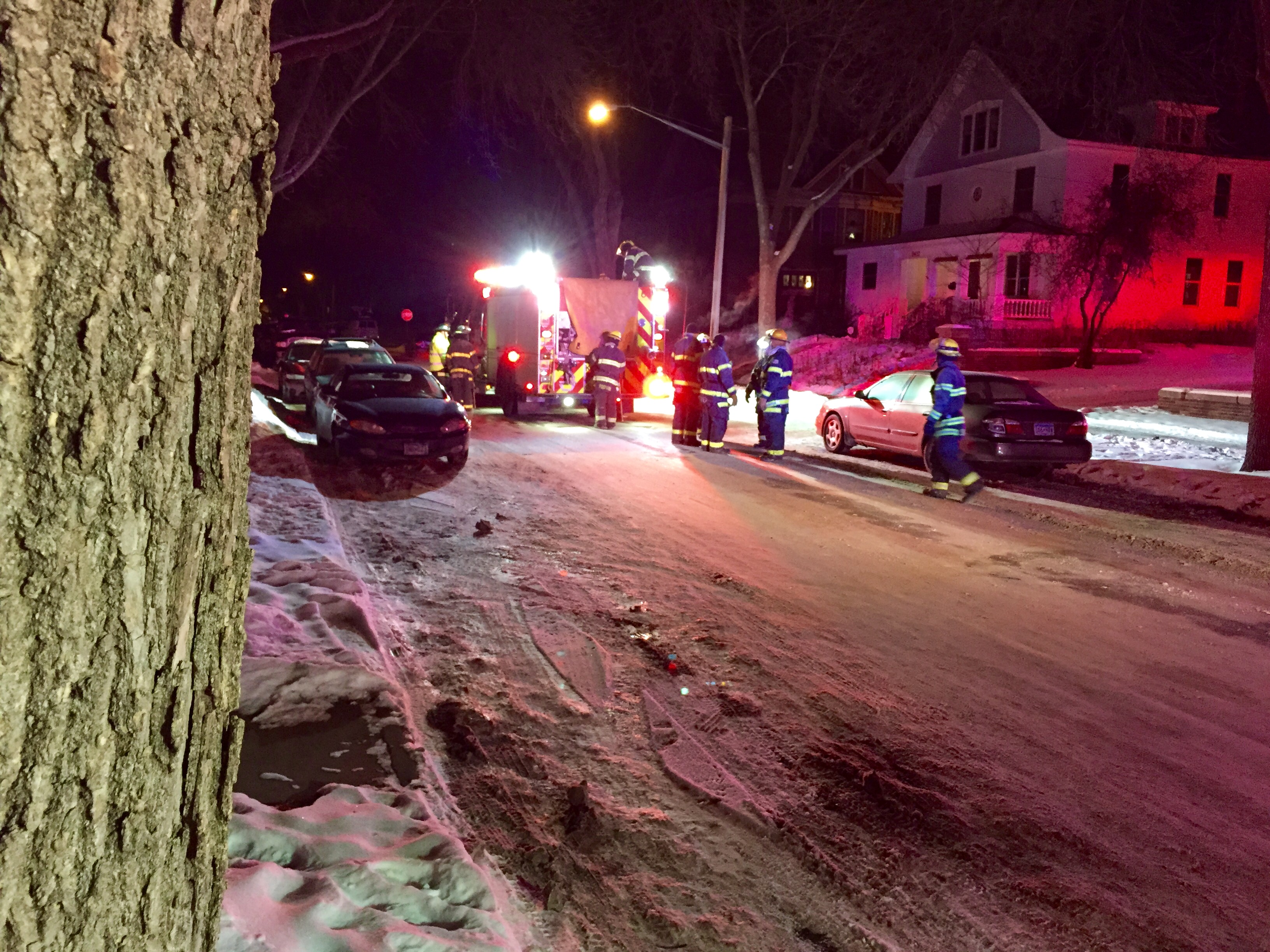 Mpls. firefighters battle 2 house fires, 1 fatal