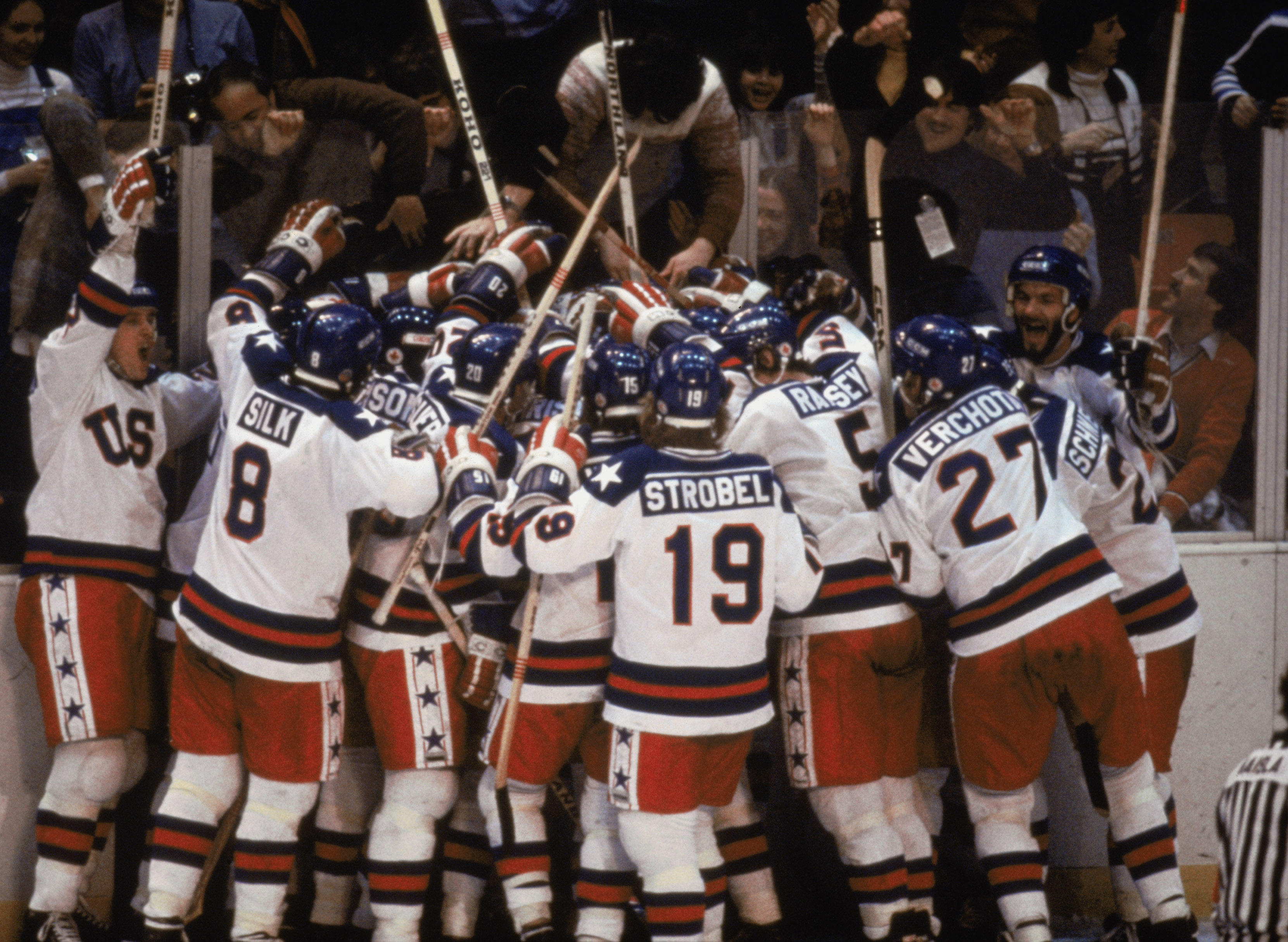 1980 US Olympic hockey team to relive Miracle on Ice moment