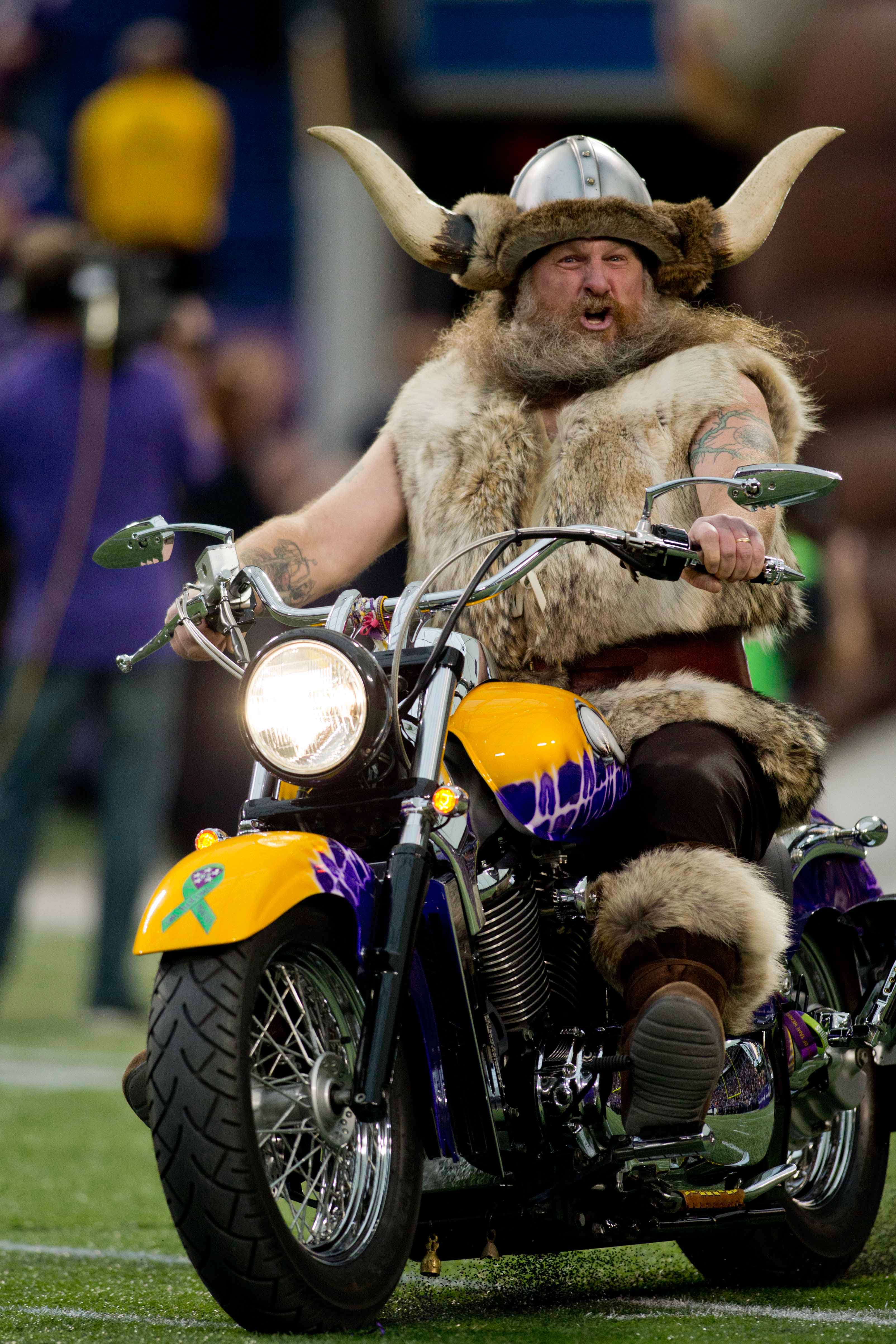 Vikings mascot Ragnar wants to reconcile with team