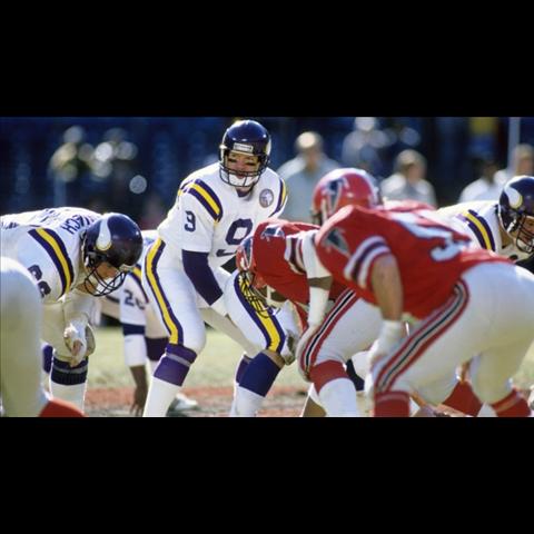 Former Vikings QB, TE going to College Hall of Fame