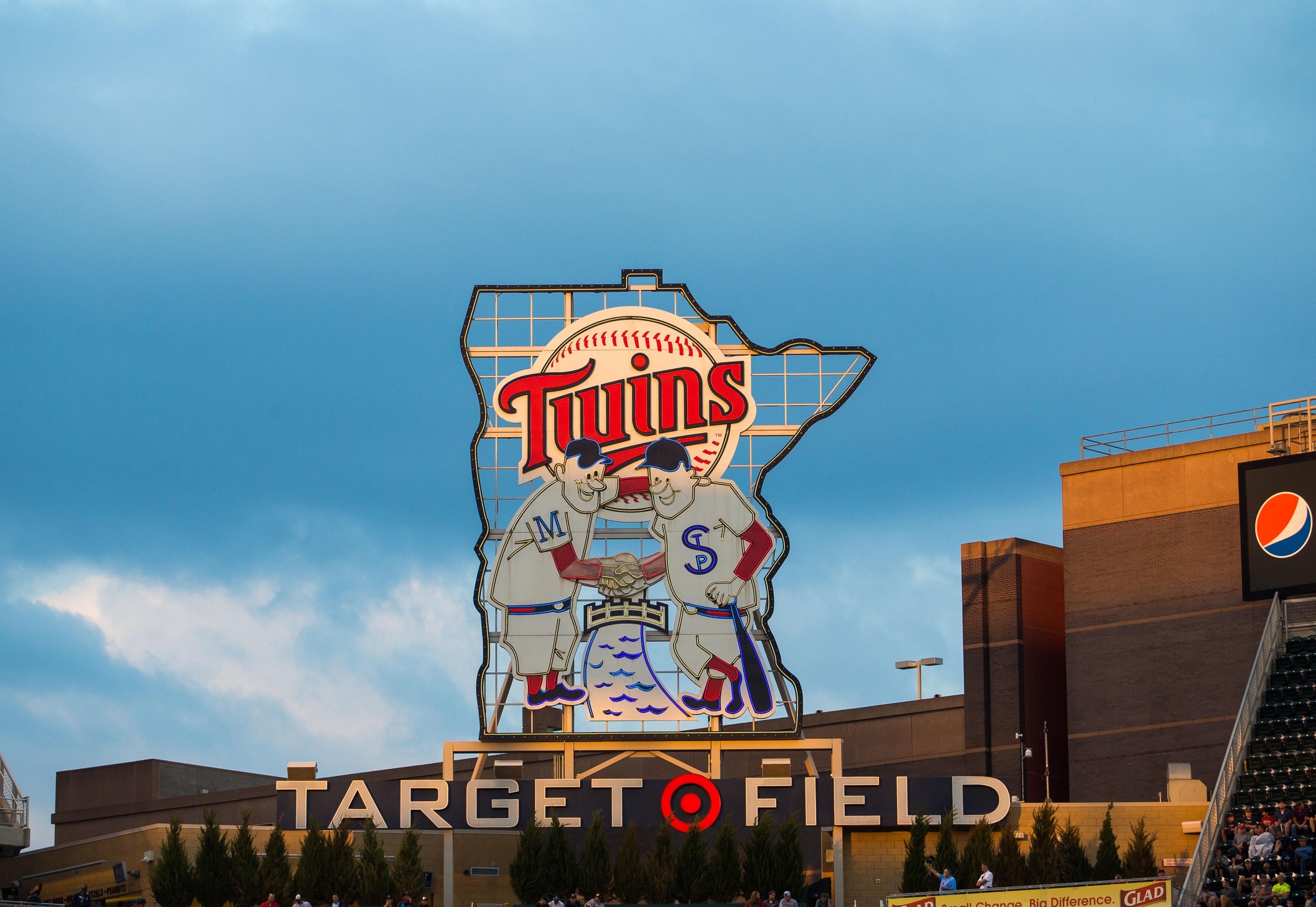 Twins sign draft pick Kirilloff