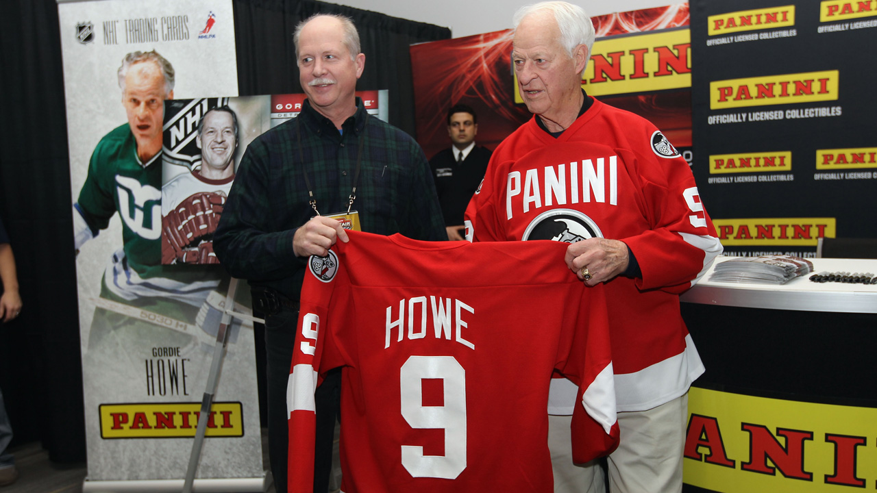 Gordie Howe Autographed Jersey w/ Mr. Hockey & Total Goals