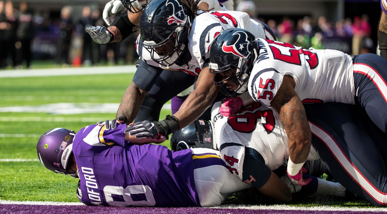 Minnesota Vikings cut starting lineman Alex Boone