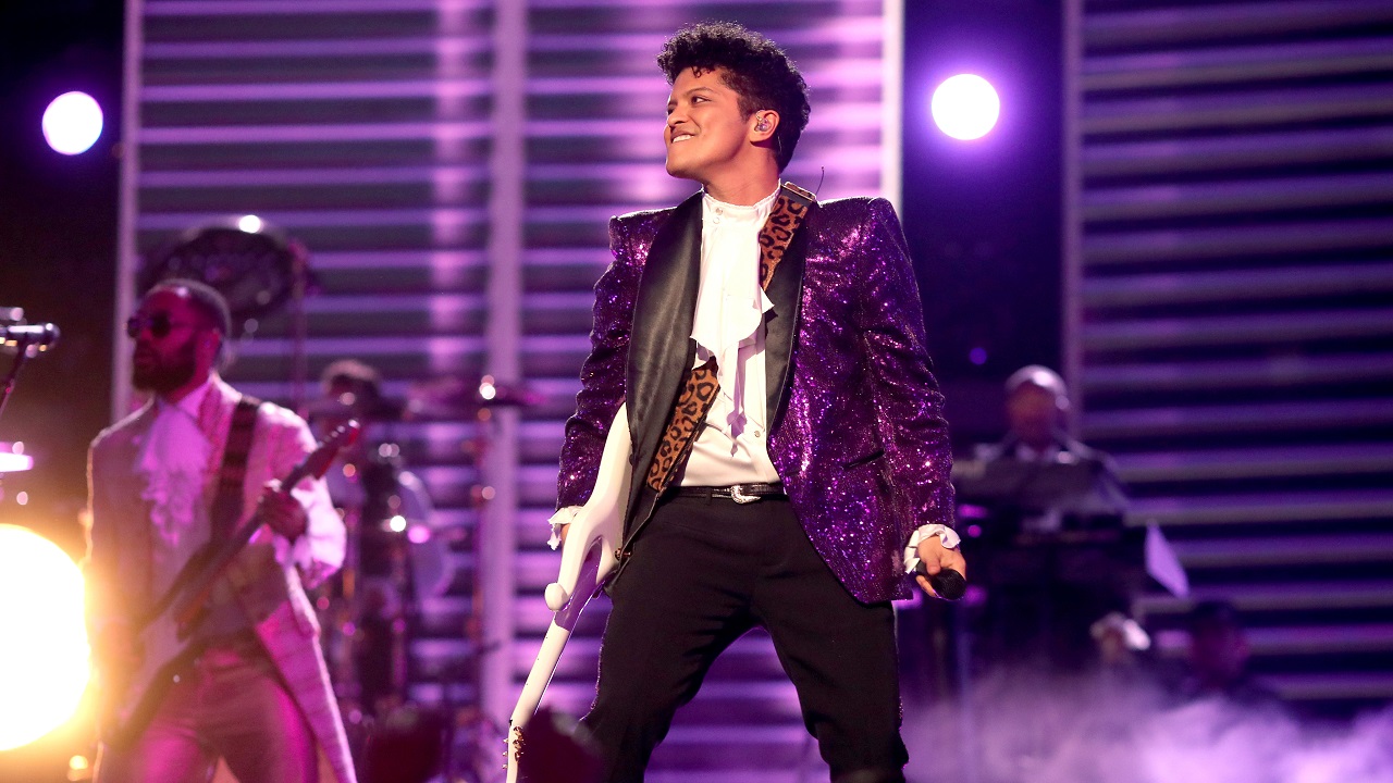 Bruno Mars to Perform at the 2017 Grammys