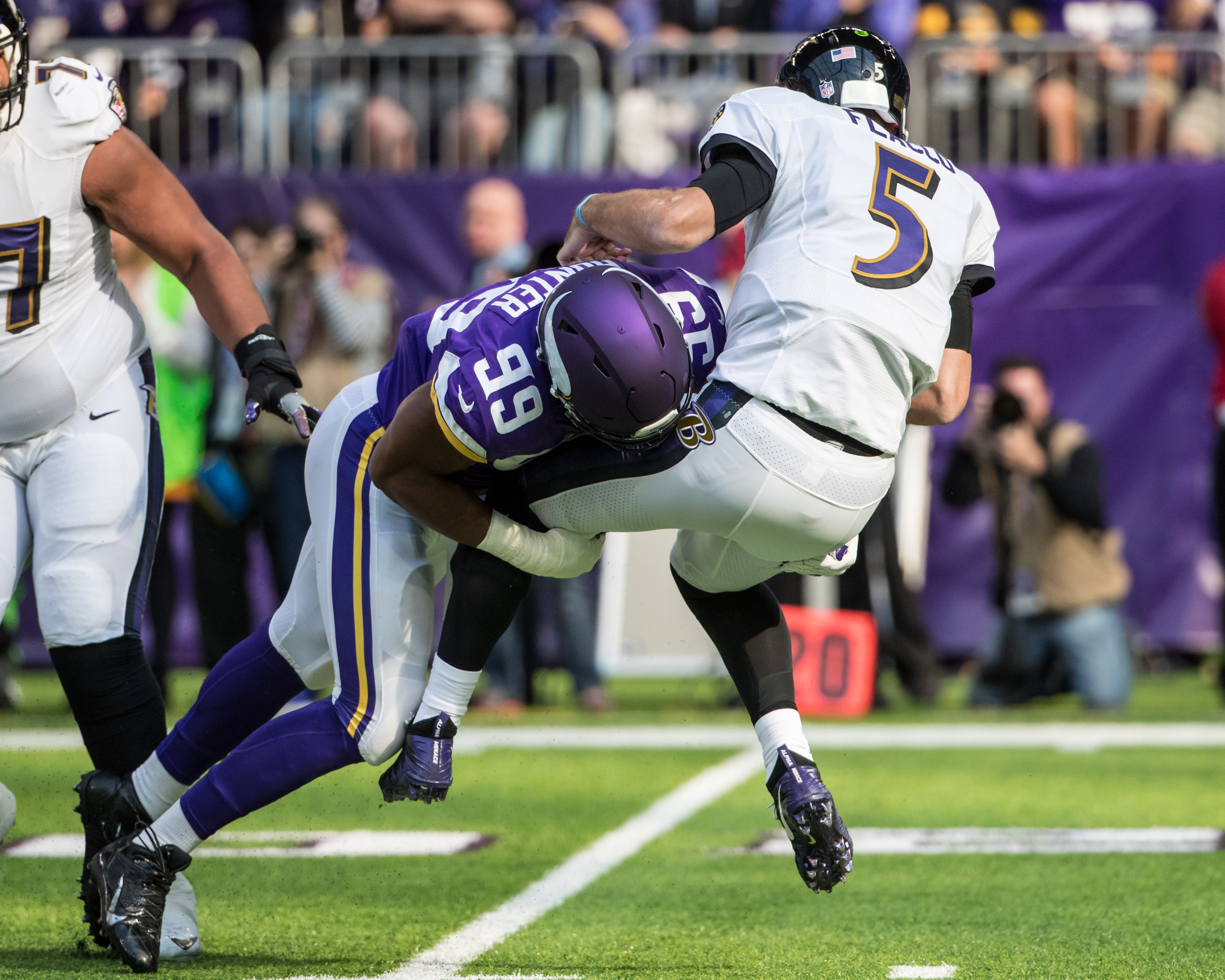 NFL: Murray, Vikings defense plow through Ravens, 24-16