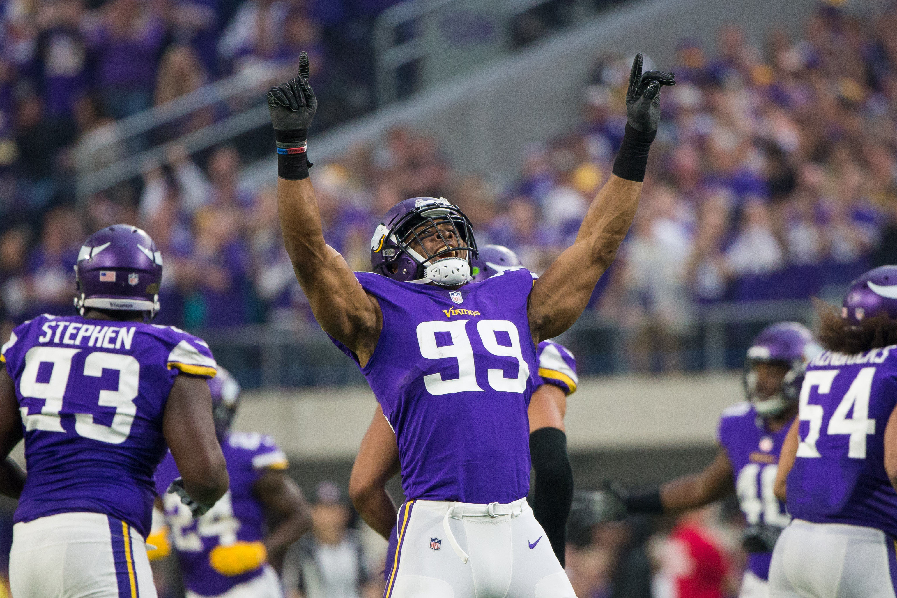 Vikings cruise past Bengals 34-7 to clinch NFC North