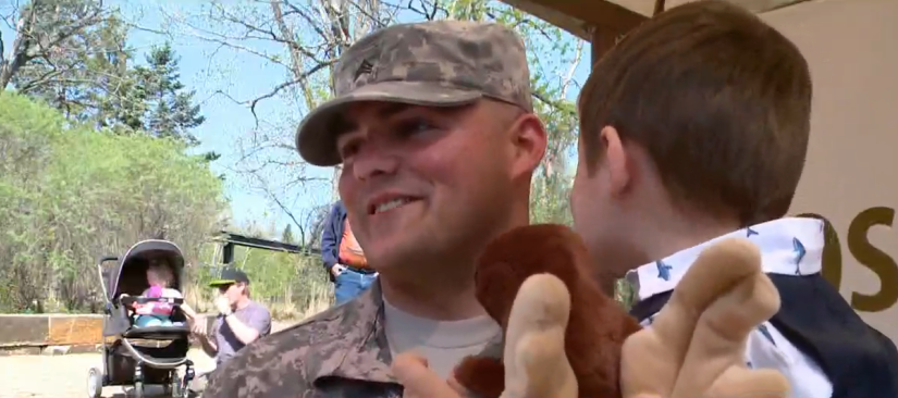 Returning soldier surprises son at zoo | kare11.com